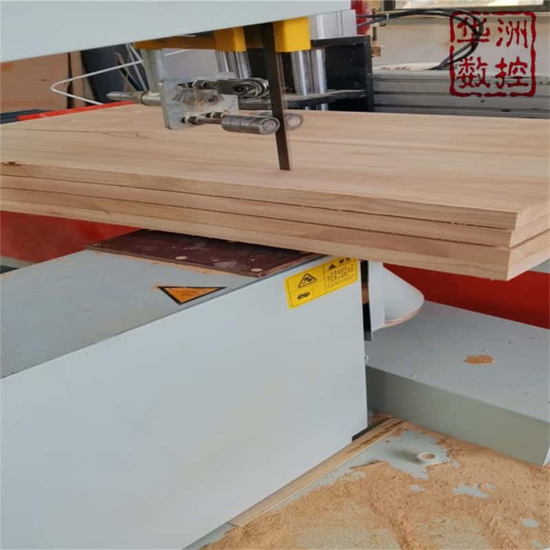 华洲数控木工数控带锯机为什么能适应各种产品的切割3.jpg